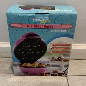 Brentwood Pink Mini Donut Maker